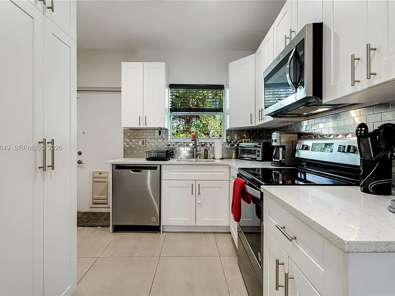 1526 SW 20th Ave — Photo 11