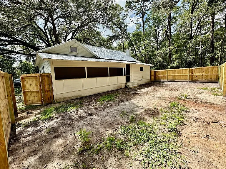 13647 NE 141st Dr — Photo 37