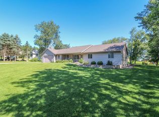 W9098 Bluewaters Pass, Cambridge, WI 53523
