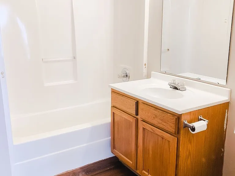 Elizabeth Street Apartments — Photo 2