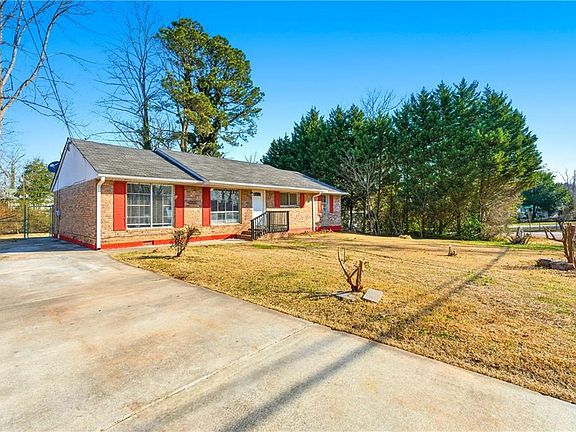 2nd image of 850 King Rd