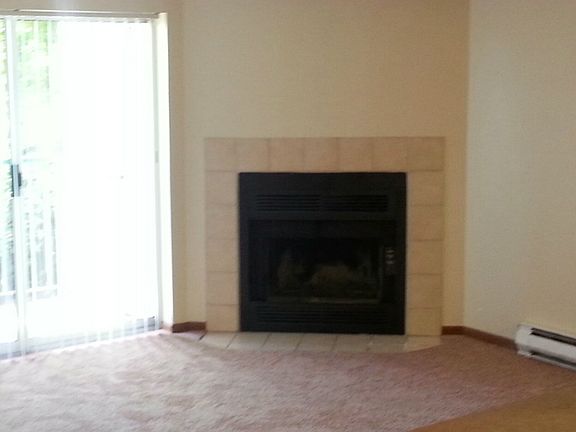 5th image of 1522 NE 175th St Unit 102