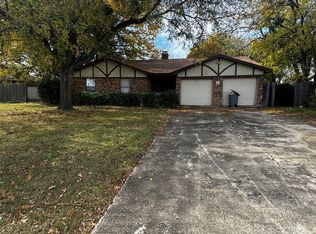 2209 Hardy Rd, Grand Prairie, TX 75051