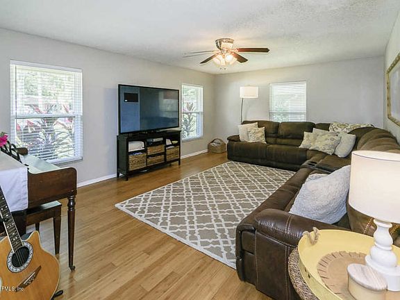 3rd image of 571 Cockle Ct