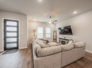 12933 Couture Dr, Farmers Branch, TX 75234