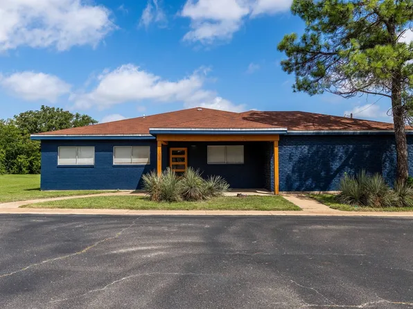 2201 Coggin Ave, Brownwood, TX 76801