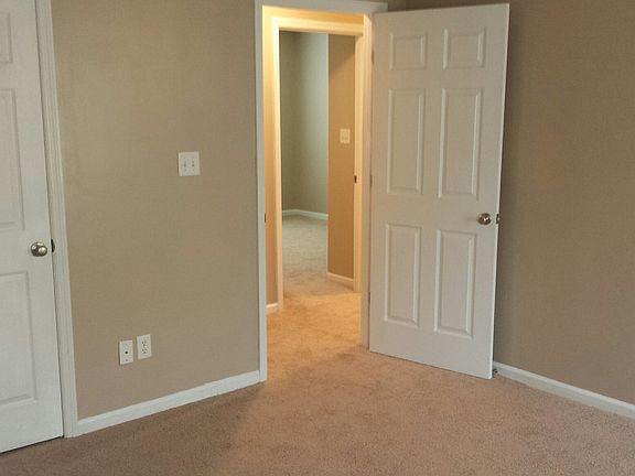 5th image of 1044 W Stanfill St