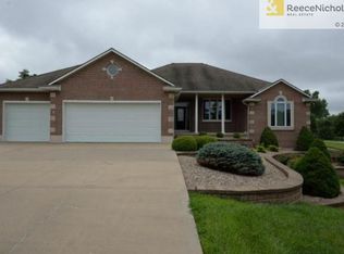 1308 SE Willow Tree Dr, Blue Springs, MO 64014