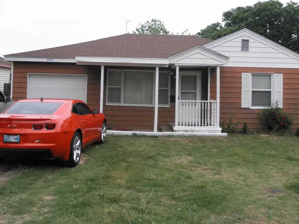 2049 N 4th St, Ponca City, OK 74601