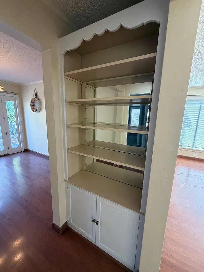 Pet friendly, Spacious 4 Bedroom, 2 Bathroom Home — Photo 4
