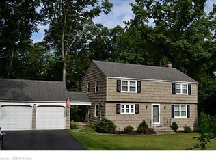 3 Moorlands St, Windsor, CT 06095