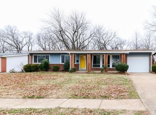 1670 Aqueduct Dr, Florissant, MO 63033