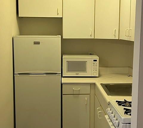 4th image of 3500 N Fremont St APT 45