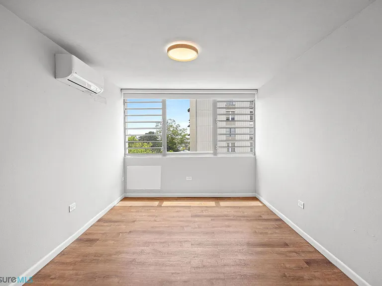 355 Calle Galileo #11L — Photo 30