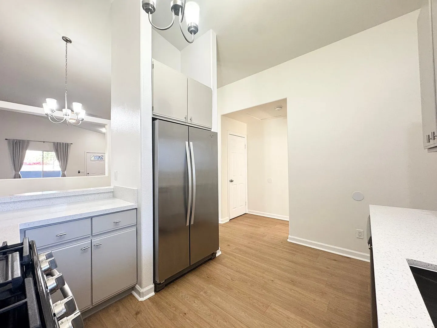 Available Now Lovely 3 Bedroom / 2 Bath Apartment In Cathedral City! — Photo 3