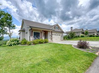25 Ivy Log Heights Spur, Young Harris, GA 30582