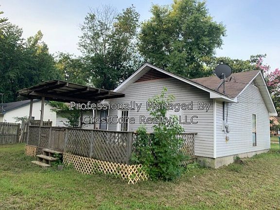 3rd image of 160 Colonial Dr
