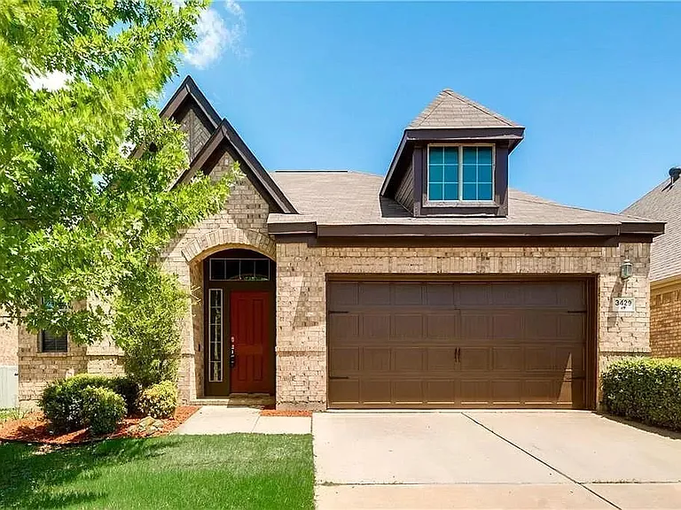 3429 Beekman Dr — Photo 1