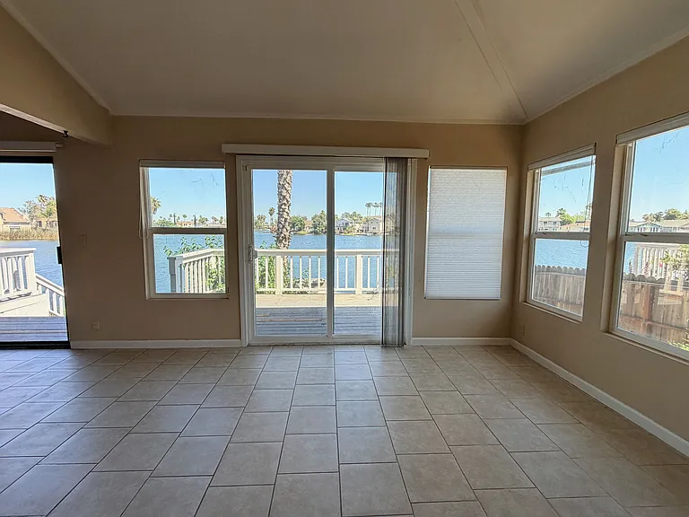 1323 Discovery Bay Blvd — Photo 8