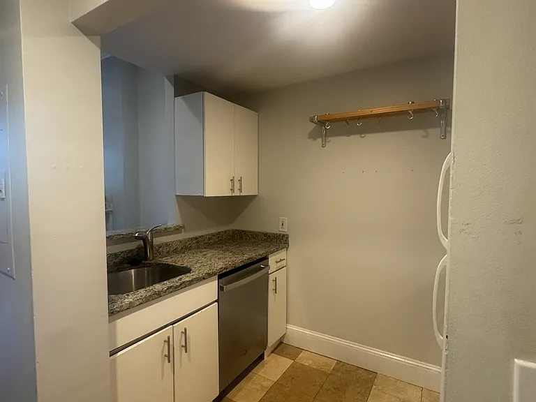 42 W Newton St #2-13 — Photo 13