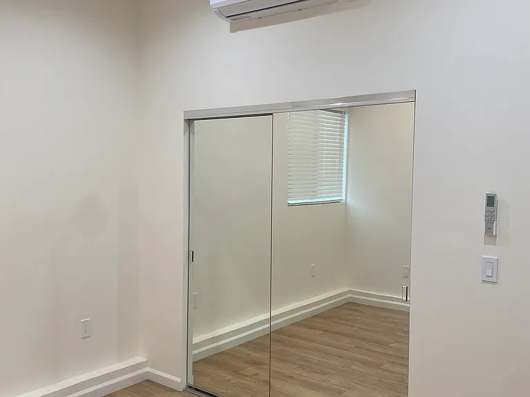 405 W Broadway — Photo 9