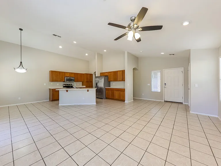 9166 W Melinda Ln — Photo 5