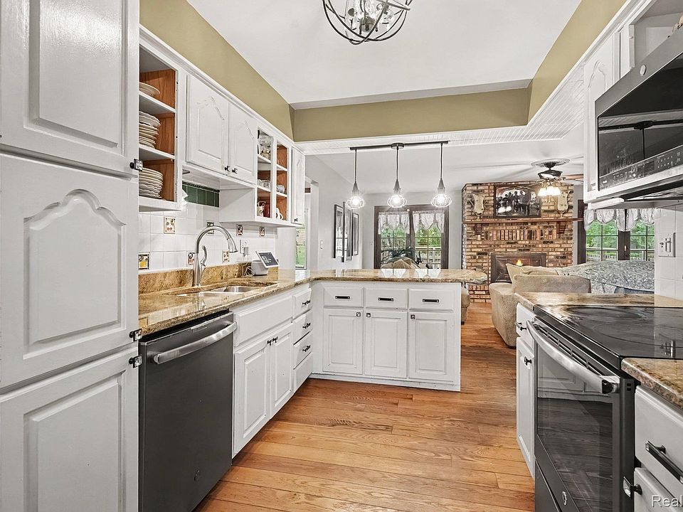 107 Michelle Dr, photo 13
