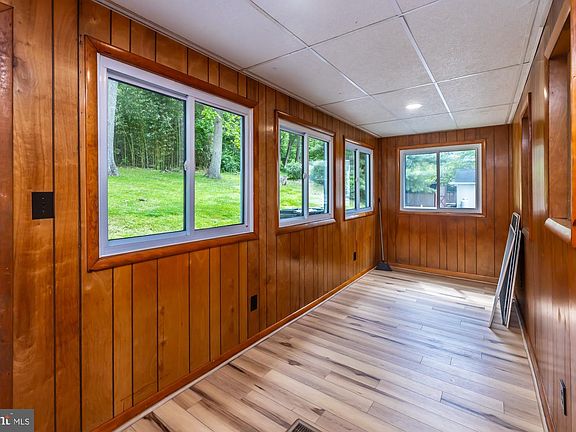 5th image of 3650 Bungalow Glade