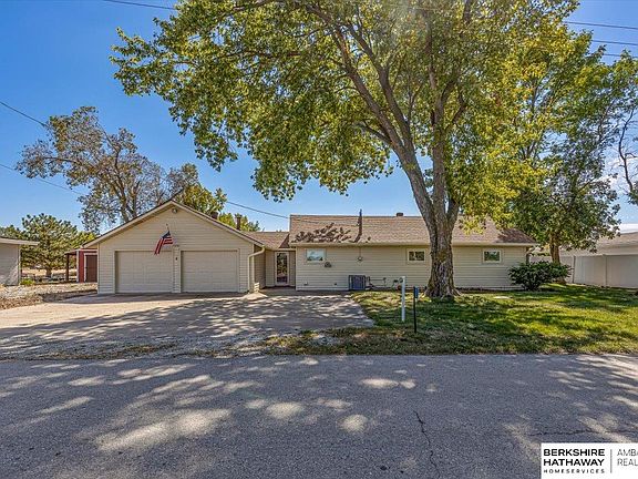 4th image of 2030 Platteview Dr