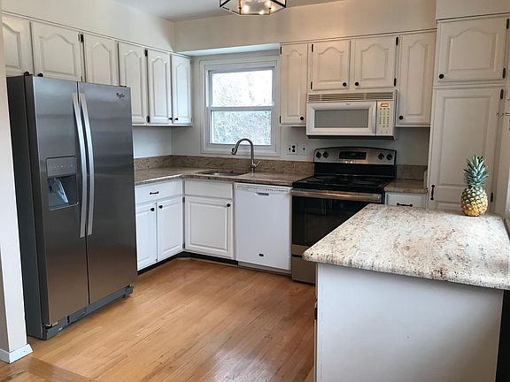 4th image of 6112 Marilyn Dr