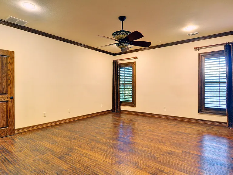 3407 Penticost St — Photo 16