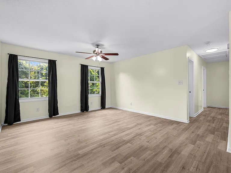 103 Oakwood Ct — Photo 20