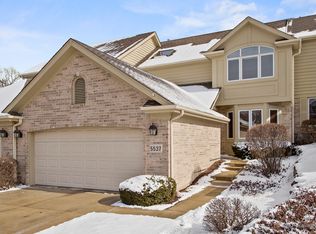 5537 Durand Dr, Downers Grove, IL 60515