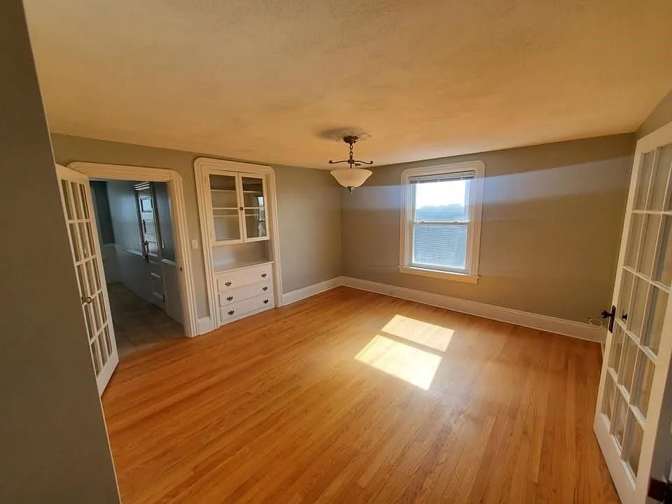 2 bed, 1.0 bath, 914 sqft, $2,000 — Photo 4