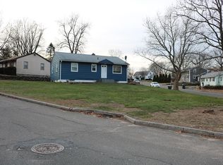 25 Tourigny St, Springfield, MA 01104