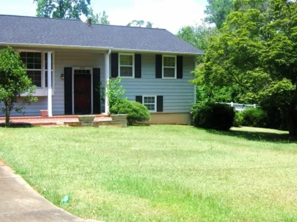 210 Richmond St, Sandersville, GA 31082