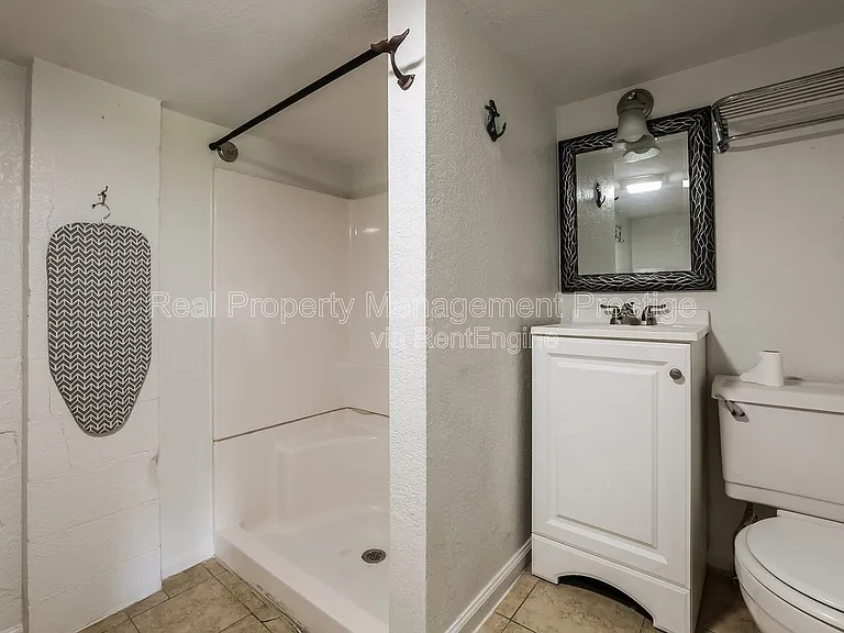 2219 72nd St #B — Photo 10
