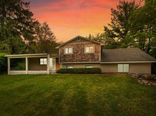 8125 Overpine Dr, Clarkston, MI 48348
