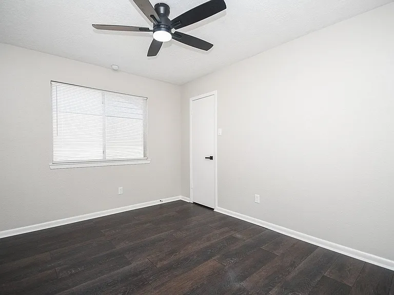 6906 Grant Dr — Photo 28