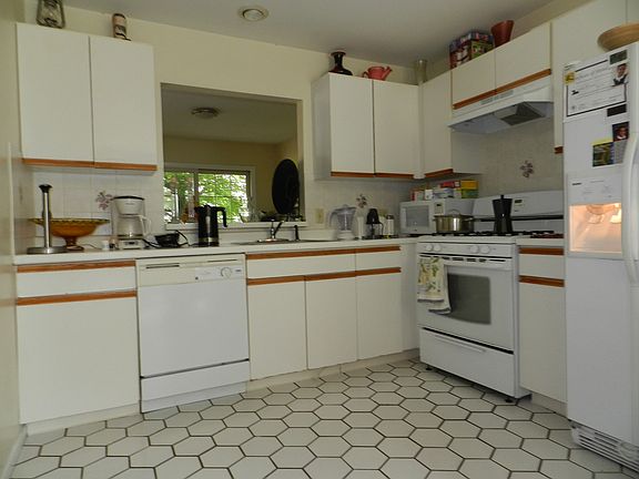 3rd image of 265 De Rose Ct