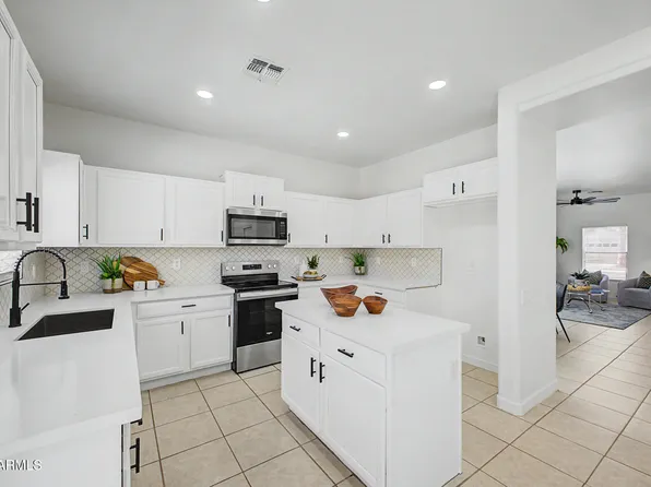 5241 W SHUMWAY FARM Road, Laveen, AZ 85339