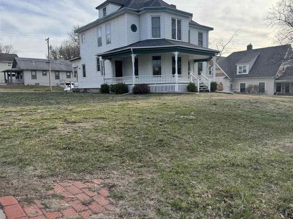 406 W 8th St, Concordia, KS 66901