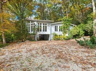 16 Big Oak Circle, Stamford, CT 06903