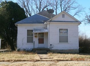 925 University Pl, Salina, KS 67401