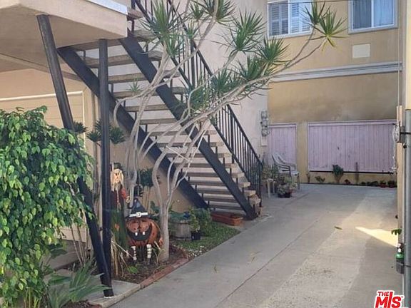 5th image of 2420 Grant Ave