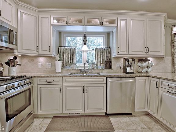 4th image of 103 Kenton Pl