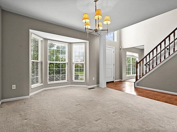 3rd image of 11950 Fallcreek Ln