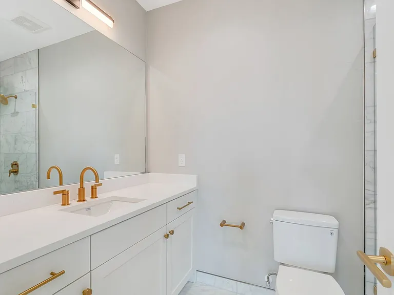 Jocelyn Court Townhomes — Photo 38