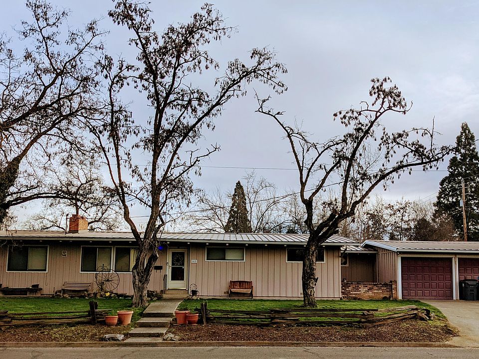1st image of 462 N 6th St
