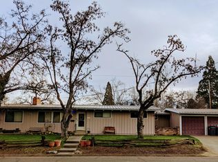 462 N 6th St, Central Pt, OR